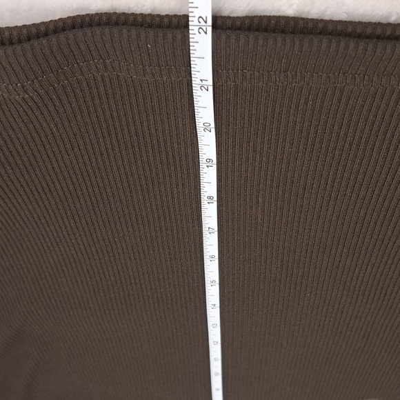 3/$25 Alia Woman's Sleeveless Ribbed Top - Picture 5 of 6